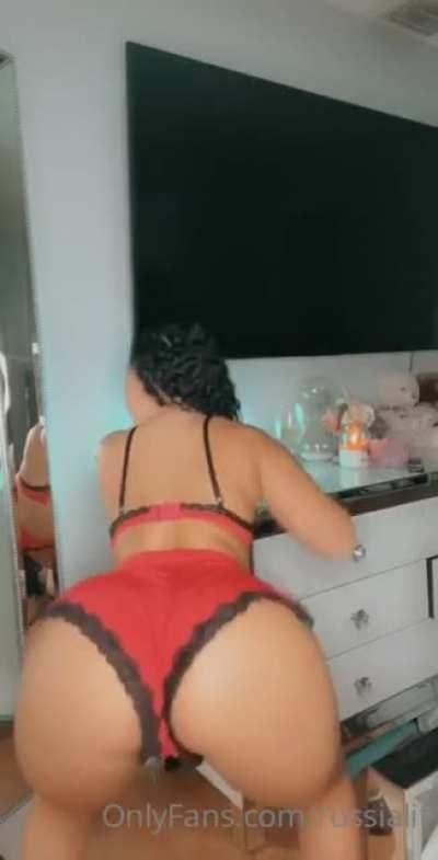 Love when she twerking