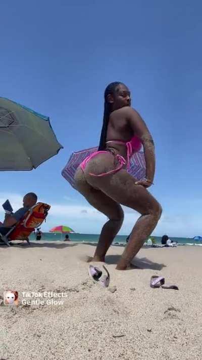 Sandy booty, tag at the end