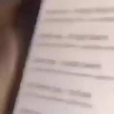 Le revisé el celular a mi primo