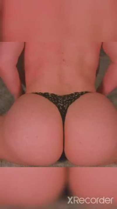 Sexy AF😍🔥💦 (Get Her 16GB May21 Folder in Comment)👇👇