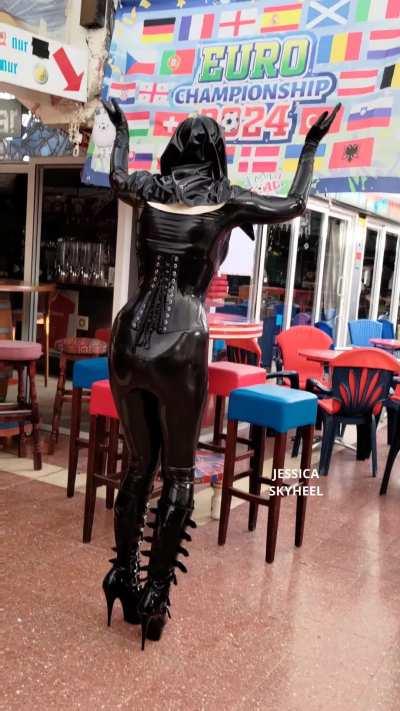 I am a reallife Rubberdoll