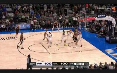 [Highlight] Brook Lopez puts the Bucks up 2 with 24 seconds left