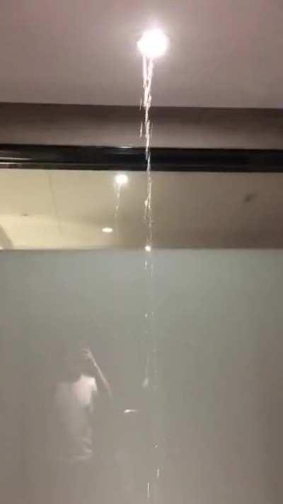 Чекнул 5ти звездочный отель после тяжёлого дня.