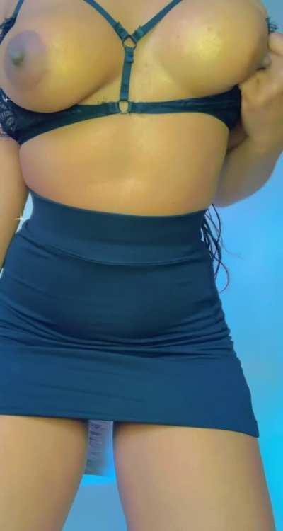 Do you like my titties? Ignore my pussy
