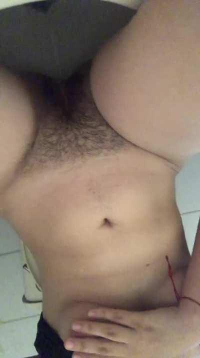 i love to release all my warm pee at Night 💗💦