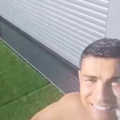 Aonde vai com esse Glock papai Cris?😏😏😏