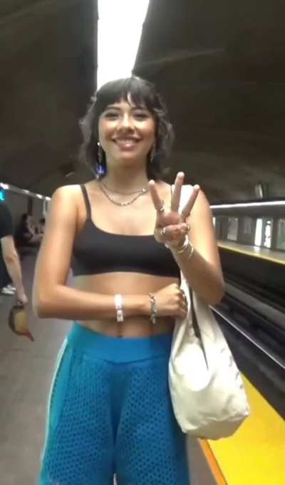 New video of Xochitl Gomez in a sports bra