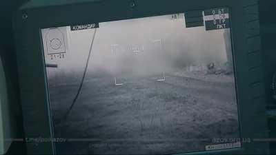 Insane footage of Ukrainian BTR-4 fighting against Russian T-72B3M and BRM-1K in Mariupol
