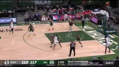 [Highlight] Kyrie hits the tough layup to cut the lead to 3 with 57 left