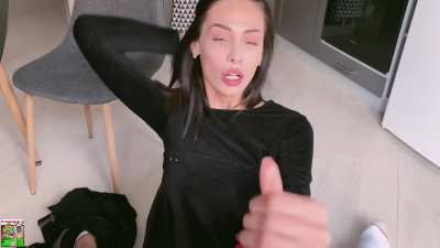 She made his legs extend😵‍💫