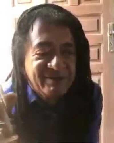 Minha mãe ás 6 da manhã: