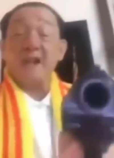 A clash between two absolute titans. Considered to be the greatest philosophers of the modern world. Who y’all think one? 😳