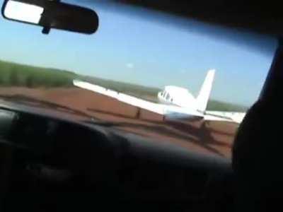 Brazilian Federal Police Hit Plane Wing To Stop Drug Smugglers Escaping