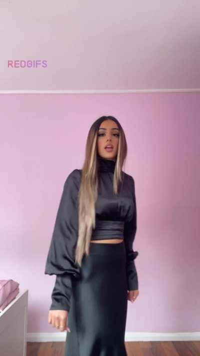 Hot Chick + Hot Outfit