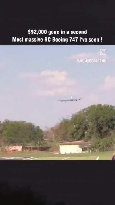 The pylotte or the plyne?