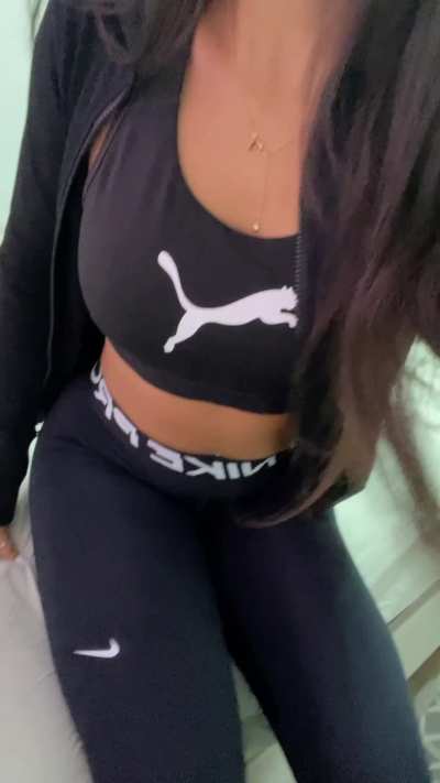 I would love you to eat me out before we fuck. That way my pussy would be so much wetter than it already is ;)