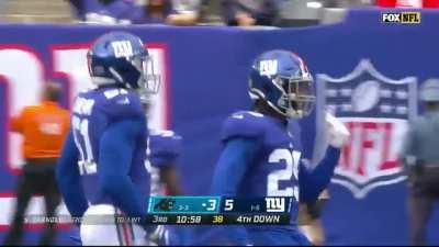 [Highlight] Sam Darnold gets sacked by his own offensive lineman