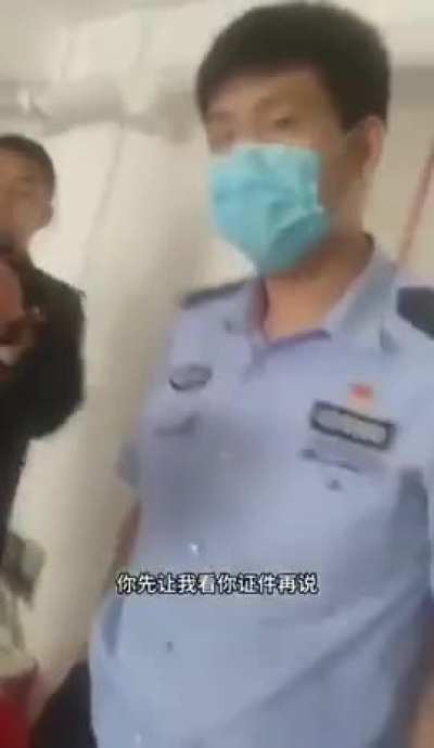 浪友要是被黑皮敲门敢像王伟恒一样对黑皮大吼大叫吗