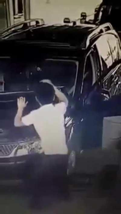 Idiot outside of car, Does this count?