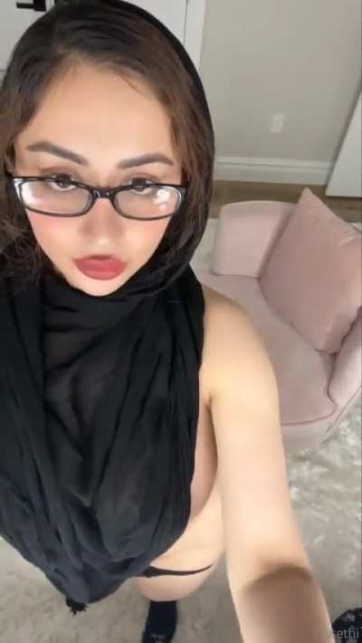 Sethi ready for some back shots