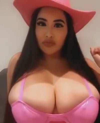 r/AlexandraUchi_ Lounge