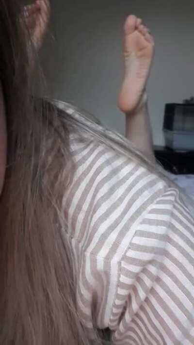 Cum and submit to these feet ❤