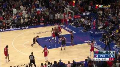 [Highlight] Moments before his block, Andre Drummond battles for the offensive rebound then throws it in to take the lead for the 76ers