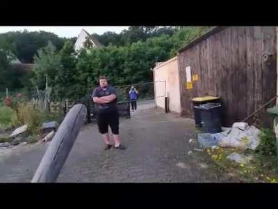 Haider beim Drachen aufn Hof