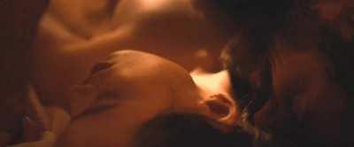 Emma Mackey (Sex Education) and her nude debut in 'Eiffel'