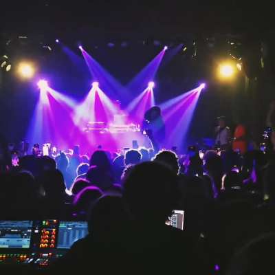 The encore from 9/22/25 in Denver. He played (Vampire Love +White Tee)