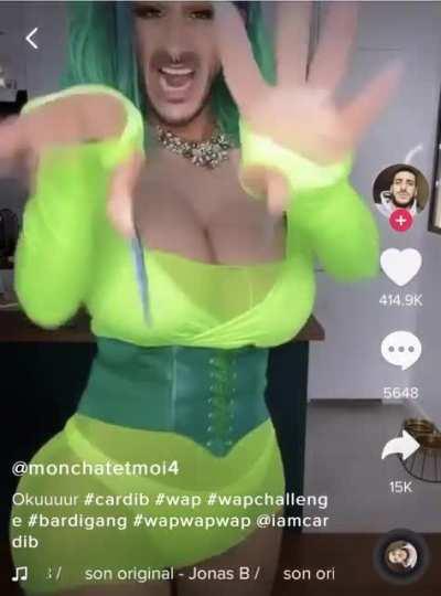 Looks better than the real Cardi B 💅