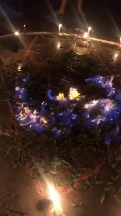 me and my girlies praying for the K/DA GIRLS and their SKINS to be on Wild Rift