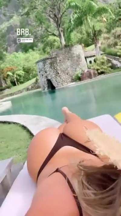 Showing Cake at the end Insta Story