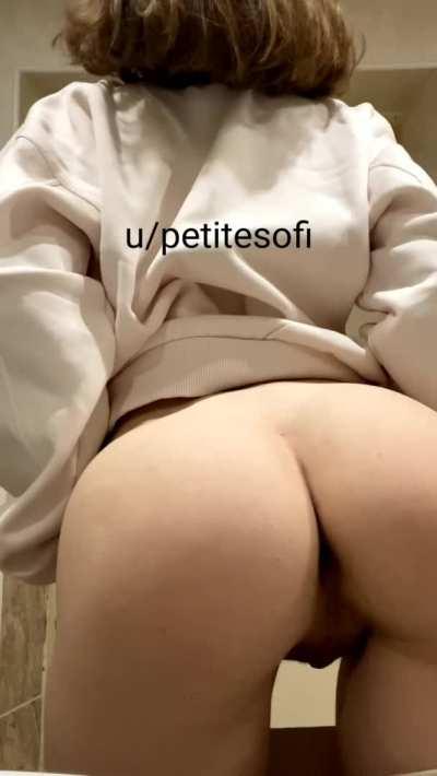 Hows my 19 years old petite ass ?