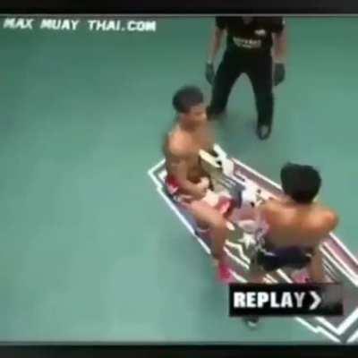 FLYING KNEE TO THE FACE