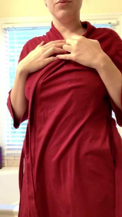 Stripping for random men on the internet :)