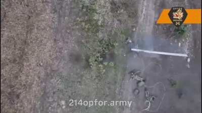 Russian IFV disembarks infantry right under Ukrainian drones. 