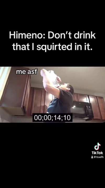 Imma drink all of her liquids.😈🥵🙏