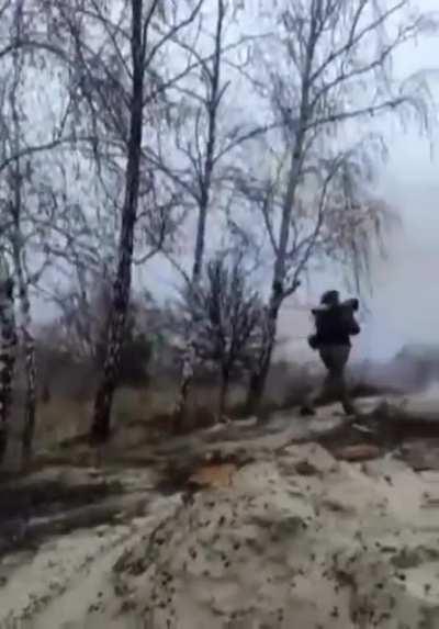 First day of the war. Ukrainian soldiers are firing from Igla MANPADS at Russian helicopters with landing troops flying up to Gostomel.