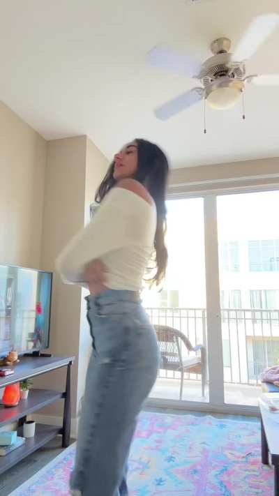 This baddie's finally showing her ass