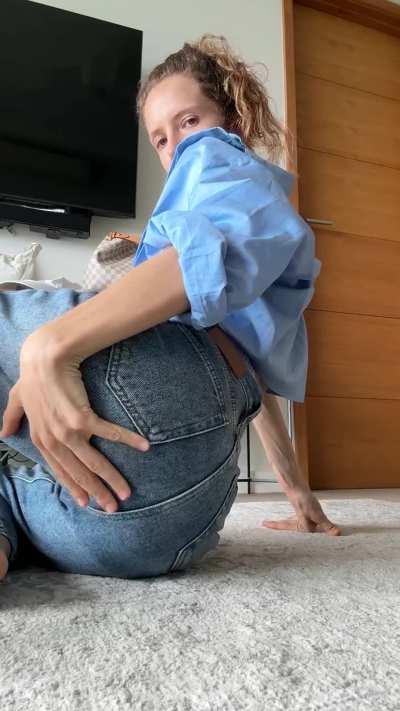 Let‘s go for another round of juicy farts, but this time you get to catch them all 