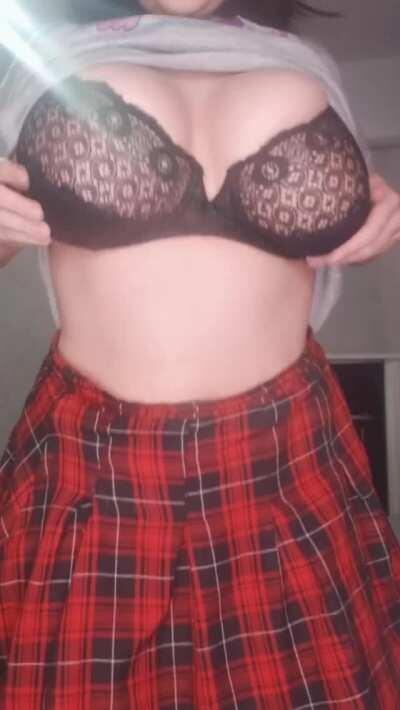 SURPRISE 😇😈 ( her Free album In Comments )