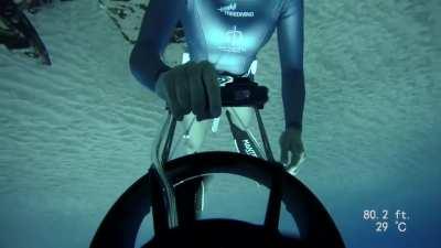 Old airplane wreckage at 85'..... Butt at :25 seconds