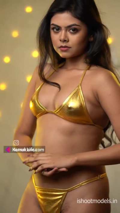 Ishoot model. Golden Bikini 👙