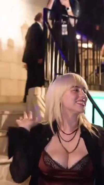 Billie Eilish bouncing