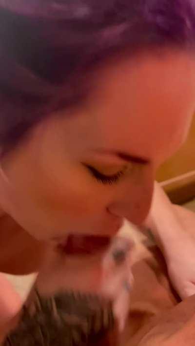 Making him cum in my mouth gets me so wet 😩🤤