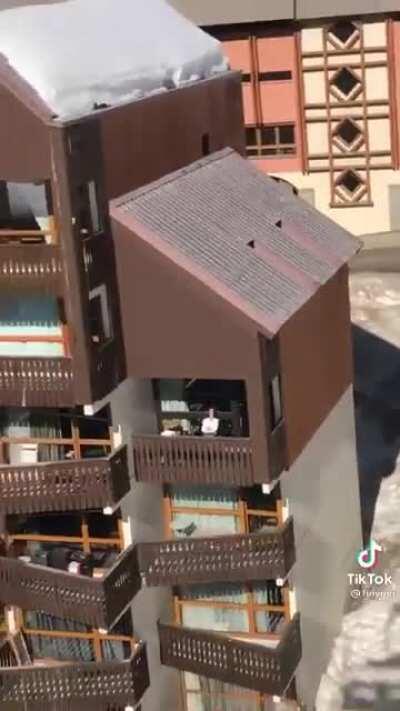 thank god that yhe video cut out, she could've get hurt