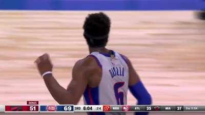 [Highlight] Cade Cunningham threads the needle through the entire Raptors defence for the Hami Diallo dunk