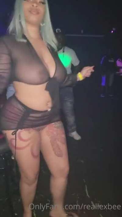 L3xbe3 ( Read bio and Check out Baddiesthub For More Content)