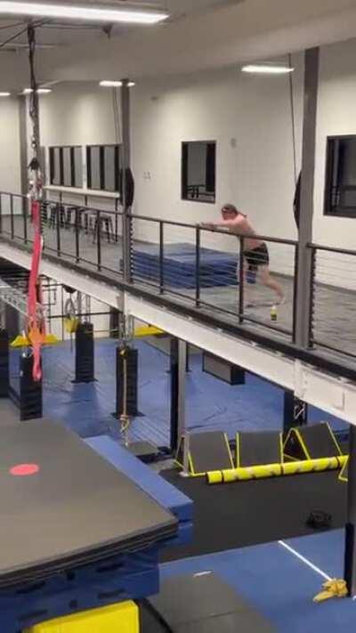 mais um da série “gritos perfeitamente cortados”